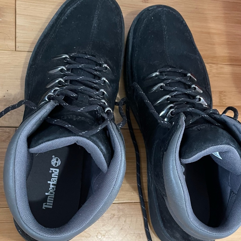 Timberland shoes in mint condition (looks new)